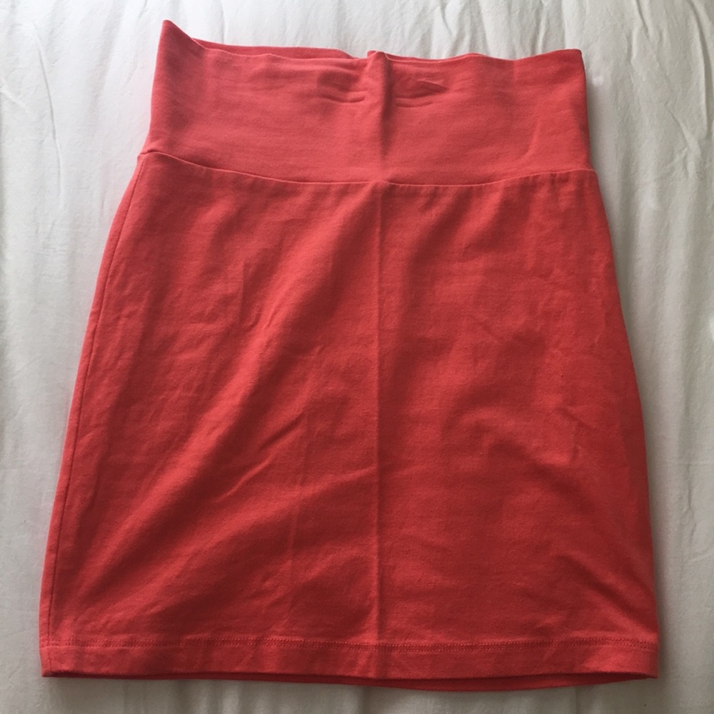 Coral mini skirt